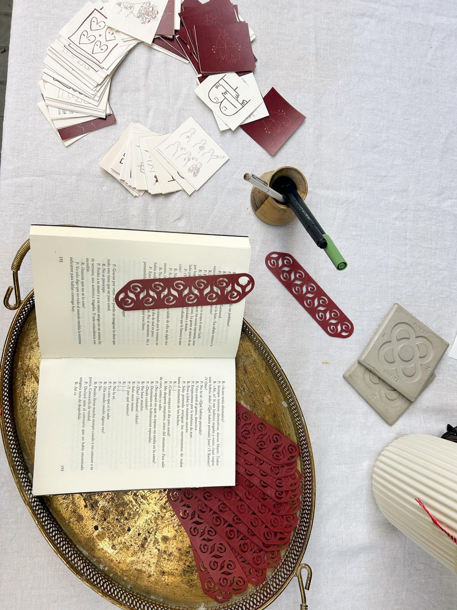 Rose Bookmark – Elegant Bookmark for Book Lovers - Mold and Matter