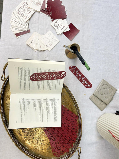 Rose Bookmark – Elegant Bookmark for Book Lovers - Mold and Matter