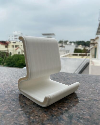 Minimalist 3D-Printed Phone Stand – Versatile and Sleek