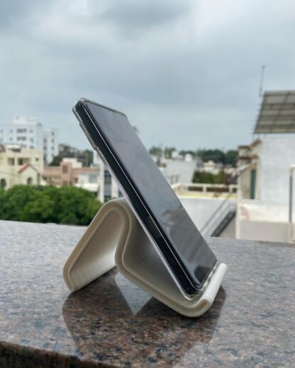 Minimalist 3D-Printed Phone Stand – Versatile and Sleek - Image 4